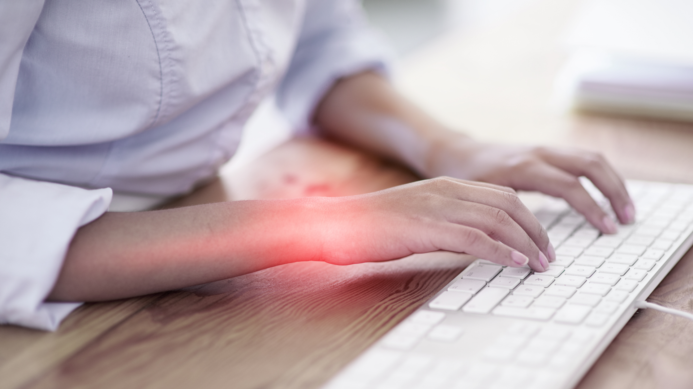 carpal tunnel syndrome hands at keyboard
